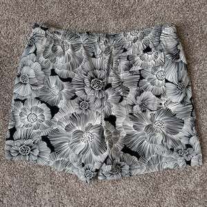 Express Women's Black and White Floral Print Shorts with Liner